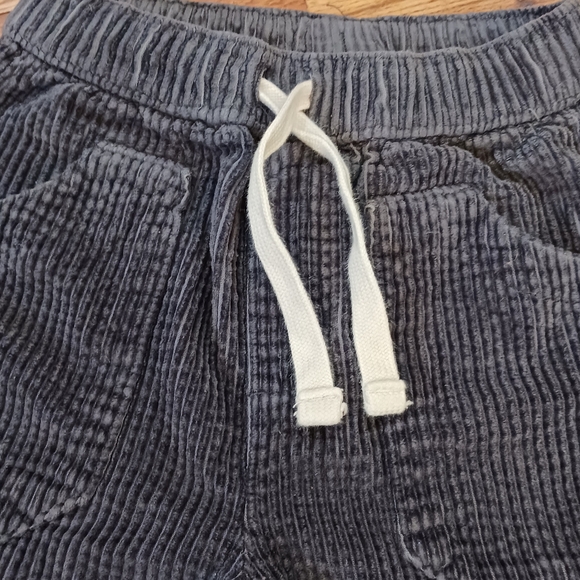2T Gray Corduroy boys pants with elastic and drawstring waist, New condition. - Picture 4 of 4